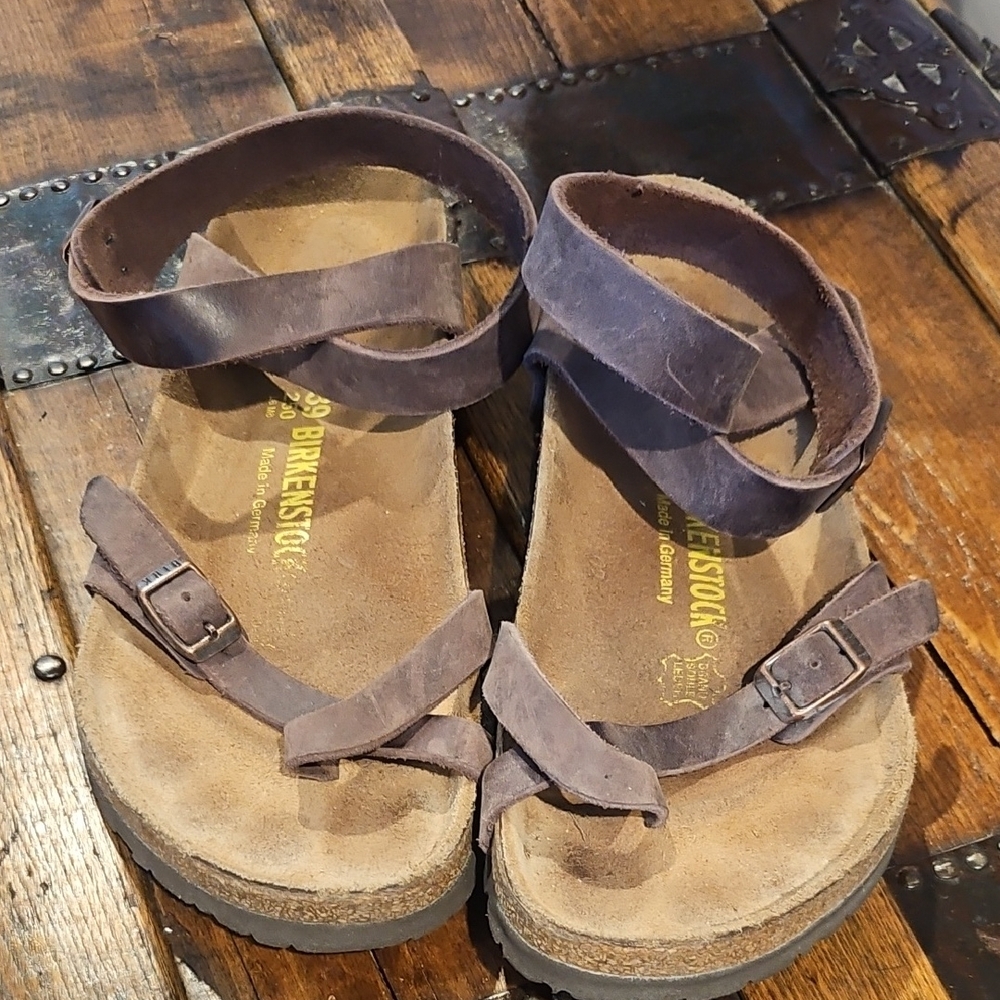 Birkenstock Women's Tan Strappy Sandals - Picture 2 of 4